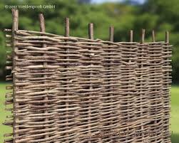Damit der sichtschutz hitze und frost im garten übersteht, ist besonderes garten holz notwendig. Haselnusszaun Stabil Sichtschutz Aus Hasel Gunstig Online Kaufen