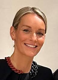 Kirsten Lange's Instagram, Twitter & Facebook