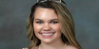 Elise Fontenot's Instagram, Twitter & Facebook