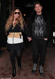 Buy or sell new and used items easily on facebook marketplace, locally or from businesses. Mariah Carey Dons Leggings And Ski Jacket While Christmas Shopping With Beau Bryan Tanaka In Aspen Readsector
