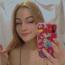 Becky Padron (@nicolelusty_)