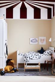 Schlafplatz Fur Dein Baby Gemutlich Einrichten In 2020 Ikea Inspiration Rustikale Schlafzimmerdekorationen Ikea Ideen