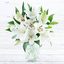Made to order, allow 2 weeks, if you need a rush, contact me. Casablanca Lily Bouquet