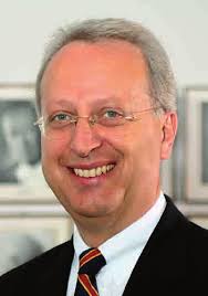 BERICHTE · MEINUNGEN · HINTERGRÜNDE