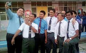 Pakaian online worksheet for tahap rendah. Sejarah Pakaian Seragam Sekolah Tahukah Anda Sejarah Pakaian Seragam Sekolah Di Malaysia Sejak Awal Penubuhan Sekolah Sekolah Di Tanah Melayu Termasuk Di Sabah Dan Sarawak Tiada Satu Garis Panduan Khusus Untuk Menyeragamkan Pakaian