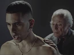 Italy's 2019 eurovision song contest representative is alessandro mahmoud, aka mahmood, he will sing 'soldi'. Mahmood Soldi Lyrics And English Translation Italy S Eurovision Song