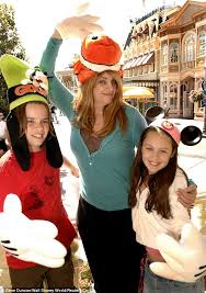 Son of actor parker stevenson and actor kirstie alley. John Travolta Comforts Kirstie Alley As Daughter Lillie 20 Mourns For Fiance Killed Daily Mail Online