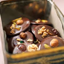 Mendiants Aux Fruits Secs Recettes Recipe Food Chocolate Candy Recipes Dessert Recipes Easy