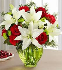 The Ftd Winter Elegance Bouquet Christmas Flower Arrangements Fresh Flowers Arrangements Flower Delivery
