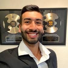 Ryan Deforest's Instagram, Twitter & Facebook