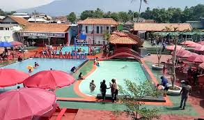 Kolam renang the mountain recreation park juga menawarkan waterboom. Zam Zam Pool Tambah Jumlah Objek Wisata Kuningan Citrust Id