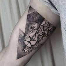 Triangle Geometric Lion Tattoo Geometrik Aslan Dovmesi Kol Aslan Dovmesi Tattoo Life Dovme
