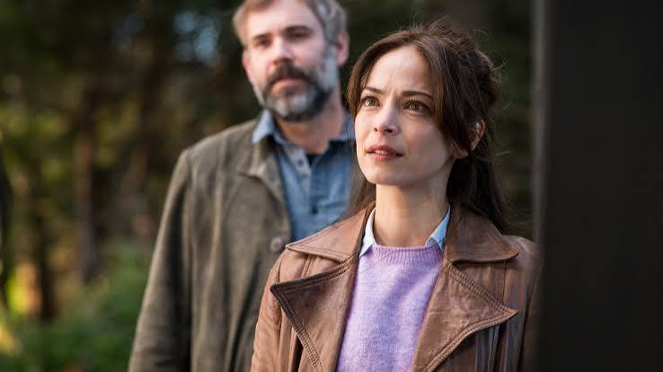'Murder in a Small Town' Review: A Lovely Mystery-Drama Series on Fox