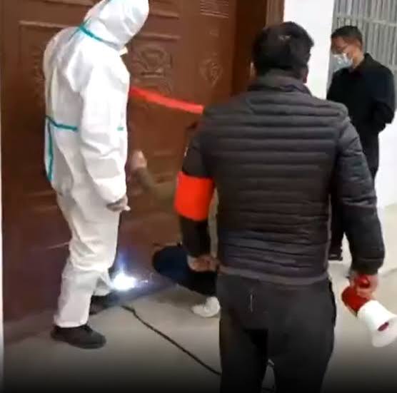 陝西疫情．有片｜村民從西安返鄉後大門被電焊焊死村支書被處分
