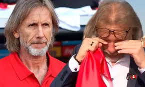 Ricardo Gareca: el doble del "Tigre" lloró desconsoladamente por la salida  de la selección peruana