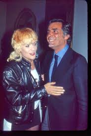 Discover more music, concerts, videos, and pictures with the largest catalogue online. Addio A George Hilton Icona Degli Spaghetti Western Foto D Archivio Pizzi Formiche Net