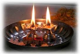 પૂજાના સમયે જો મળે છે આ સંકેત તો સમજવું કે તમારા થઈ રહી છે ઈશ્વરની કૃપા - Laughing Gujju