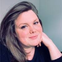 Laura Faye's Instagram, Twitter & Facebook