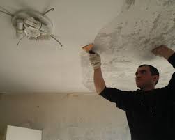 Alte farbe von der wand entfernen 12 methoden von sanft bis grob. Decke Streichen Wie Und Was Man Mit Eigenen Handen Malt 50 Fotos