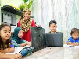 Iman ada akaun tabung haji, asb dan juga bank rakyat. Simpan Duit I Sinar Dalam Asb