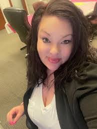 Tara Farley's Instagram, Twitter & Facebook