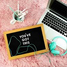Combien gagne un écrivain ou plutôt, un rédacteurs web ? Comment Gagner Sa Vie Avec Un Blog By Isis Latorre Essentiel Medium