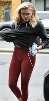 Rihanna, miley cirus, megan fox…ne changez rien. Nsfw Celebrity Pussy Nipples Camel Toe