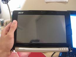 I also had a problem with upgradeing. Acer Aspire One Resolution Hack