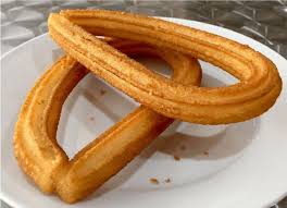 Les Churros Sont Des Patisseries Espagnoles A La Forme D Une Pate Frite En Forme De Gros Spaghetti Ou D Un Beignet A En 2020 Recette Facile Recette Churros Churros
