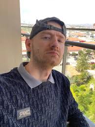 Hello everyone ! I would like to move to Poznan to start a business. I am  looking to meet people and maybe a coworking Space . Do you have any  suggestions?