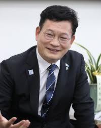 청와대, 이재용 가석방 여부 관련 코멘트 없을 것 청와대 핵심관계자, 전직 대통령 광복절 사면에 물리적 시간 부족 21.08.09 19:05 l 최종 업데이트. ì†¡ì˜ê¸¸ ì´ìž¬ìš© ë…¼ëž€ì— ì‚¬ë©´ ì•„ë‹ˆë¼ ê°€ì„ë°©ìœ¼ë¡œ í'€ ìˆ˜ ìžˆë‹¤ ë„¤ì´íŠ¸ ë‰´ìŠ¤