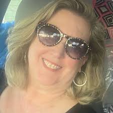 What are some good table service restaurants for families at Disney?