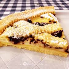 Potete decidere di servirla da sola, ma è perfetta anche come dolce al cucchiaio, per farcire il pan di. Crostata Con Crema Pasticcera E Scaglie Di Cioccolato Fondente Ricette Al Volo