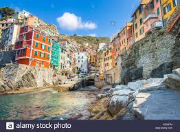La spezia is an important port city on the western coast of italy not far from pisa, genoa and florence. Riomaggiore Dorf Der Cinque Terre In Der Provinz La Spezia Italien Stockfotografie Alamy