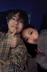 Here are our top picks of the most stylish korean pop icons. V Jennie And Kim Jennie Image 6653074 On Favim Com