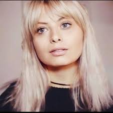 Louise Schofield (@louschofieldtv)