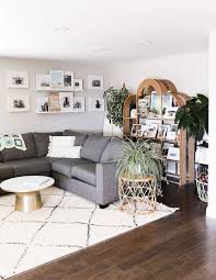 A Surfer Chic San Diego Bungalow Summer Living Room Decor Bungalow Living Rooms Casual Living Room Furniture