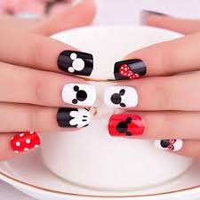 Eglenceli Tirnak Oje Modelleri Mickey Nails Mickey Mouse Nails Mickey Mouse Nail Art
