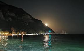 Dezenfekte edilmiş araçlarla güvenli ve konforlu transfer. Ege Nin Sakin Guzeli Oren Keramos