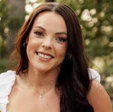 Hannah Lauer's Instagram, Twitter & Facebook