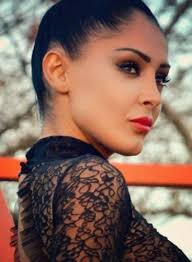 Gülay hançer, nazlı kayaaslan'ın sevgilisinin adını dövme mi yaptırdı? Iste Benim Stilim Gulay Hancer Fotograflari