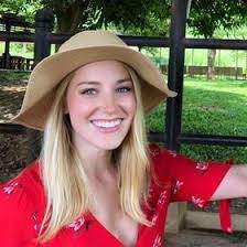 Kelly Farrell's Instagram, Twitter & Facebook