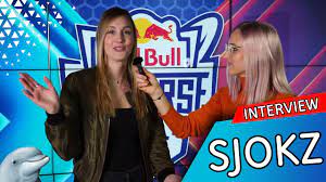Discover more posts about moderatorin. Sjokz Host Vom Red Bull Uneverse Delphin Impressionistin Esports Ch Youtube
