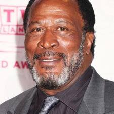 Eddie murphy spielte die beliebten revolverschnauzen der achtzigerjahre, seither landete er nur wenige hits. Der Prinz Aus Zamunda Besetzung Schauspieler Crew Moviepilot De