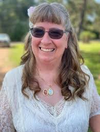 Amy Lynd's Instagram, Twitter & Facebook