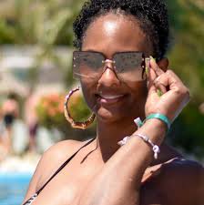 Tamron recalls a time when being a people pleaser almost led her to marry  the wrong man! Dr. Sue Varma breaks down why she and so many fall into  people-pleasing tendencies.