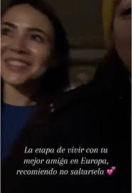 La Etapa De Vivir Con Tu Amiga Recomiendo No Saltarsela