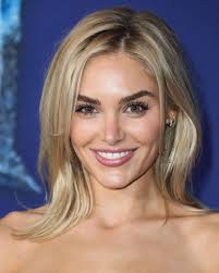 Arouse your senses with Michelle Randolph nude