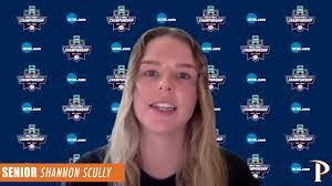 Shannon Scully's Instagram, Twitter & Facebook