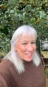 Amanda Solloway (@asollowayuk) • Instagram photos and videos